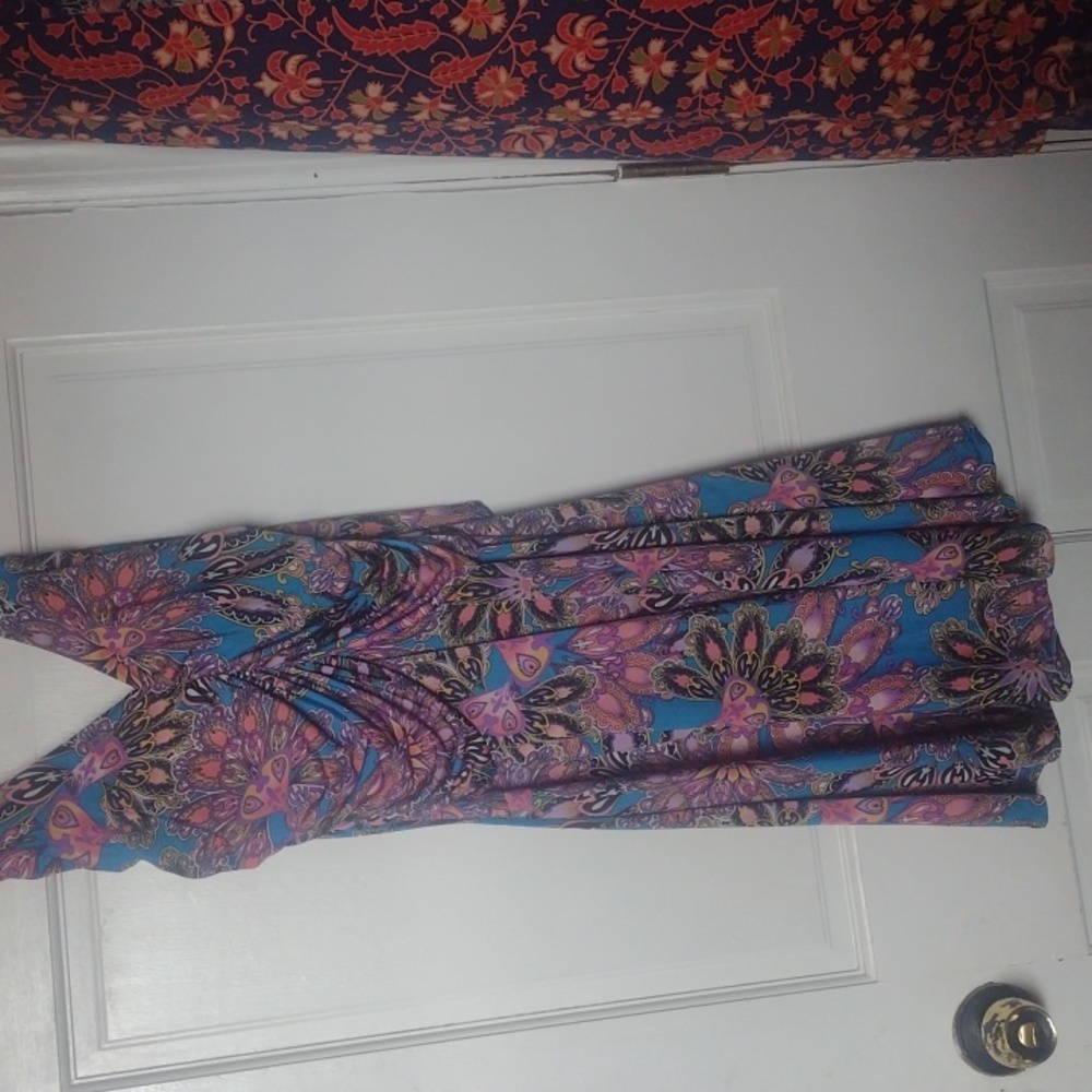 Dress - Picture 2 of 2